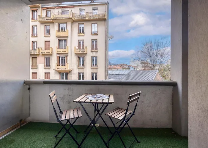 #he The Golden Escape Ile Verte Luminous Renovated Apartment *