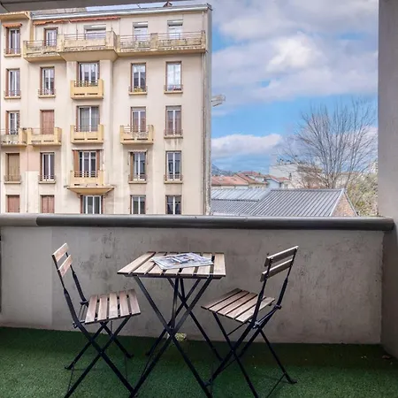 #he The Golden Escape Ile Verte Luminous Renovated شقة *