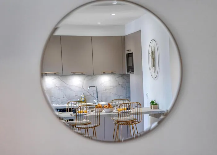 #he The Golden Escape Ile Verte Luminous Renovated Апартаменти Гренобль