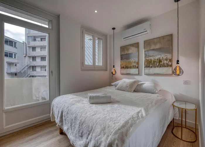 #he The Golden Escape Ile Verte Luminous Renovated