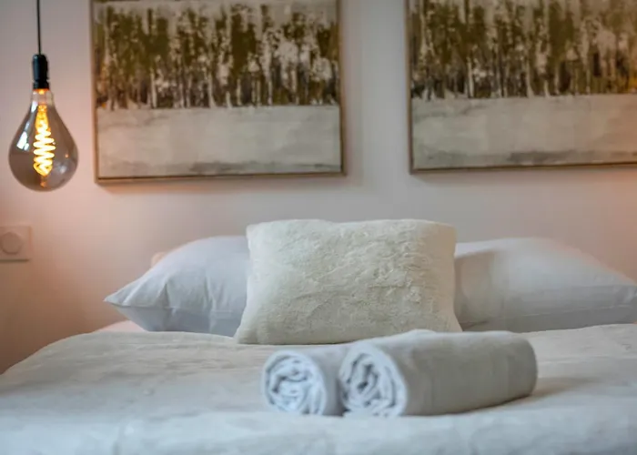 Апартаменти #he The Golden Escape Ile Verte Luminous Renovated *