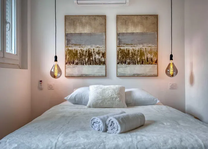 Апартаменти #he The Golden Escape Ile Verte Luminous Renovated Гренобль